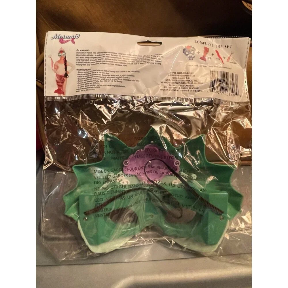 Mermaid Green Light Up Mask Halloween Costume Or Play Dress Up Girls Plastic 7”